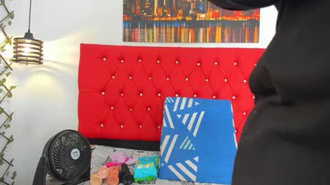 Carolina online show from 11-02-25, 02:19