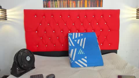 Carolina online show from 12-21-25, 04:36