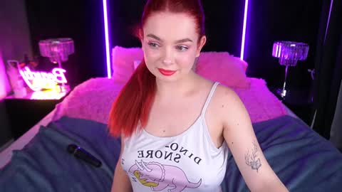 Snapshot of carolinadia chatting on 12-12-24, 07:52 carolinadia online show from 12-12-24, 07:52