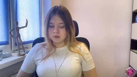 Snapshot of carolindueno chatting on 02-22-26, 07:40 carolindueno online show from 02-22-26, 07:40