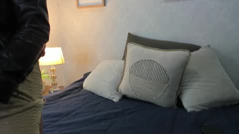  Caroline  online show from 12-18-25, 11:27