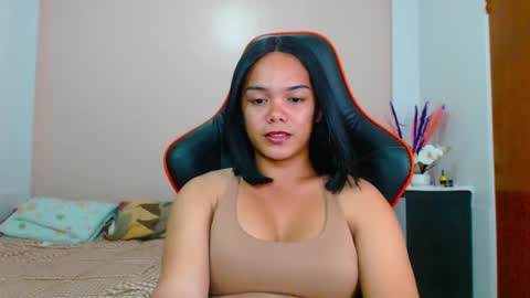 caroline_east online show from 03-10-25, 03:41