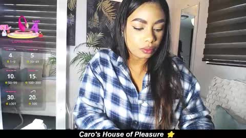 C A R O L I N E online show from 01-08-26, 01:02