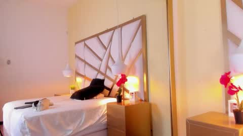 Caroline online show from 12-05-25, 12:14