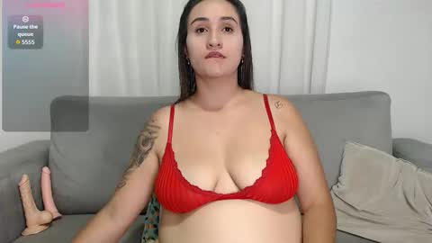 Snapshot of carolinefantasy_ chatting on 11-15-25, 06:26 Caroline online show from 11-15-25, 06:26