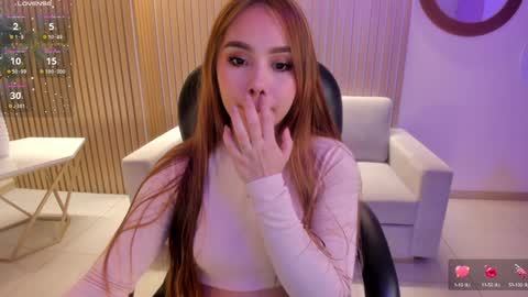 Snapshot of carolinegrace_ chatting on 12-15-24, 10:47 Caro online show from 12-15-24, 10:47