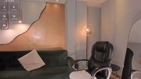 Snapshot of carolinegrace_ chatting on 01-03-25, 02:08 Caro online show from 01-03-25, 02:08