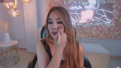 Snapshot of carolinegrace_ chatting on 02-06-25, 10:48 Caro online show from 02-06-25, 10:48