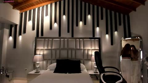 Snapshot of carolinegrace_ chatting on 11-20-25, 10:26 Caro online show from 11-20-25, 10:26