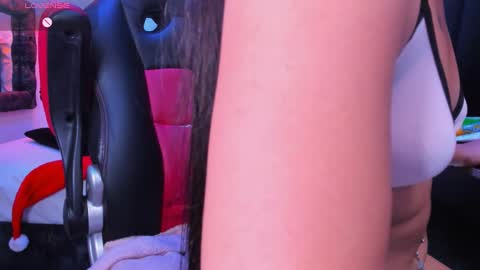 Snapshot of carolinescoth_dl chatting on 12-03-24, 09:12 Caroline Scoth online show from 12-03-24, 09:12