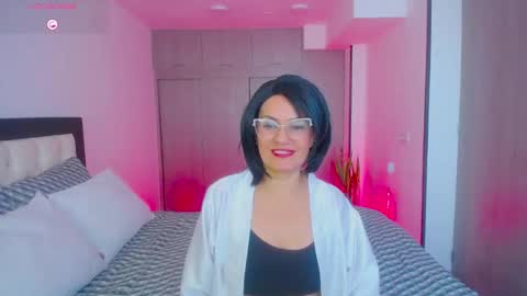 CarolinneFiotti online show from 09-22-25, 01:24