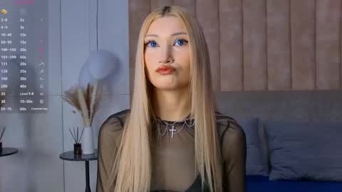 Snapshot of carolreeves chatting on 10-16-25, 06:03 Carol online show from 10-16-25, 06:03