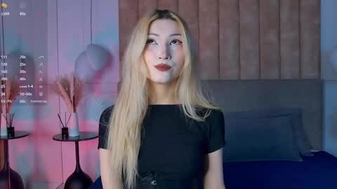 Snapshot of carolreeves chatting on 11-18-25, 06:18 Carol online show from 11-18-25, 06:18