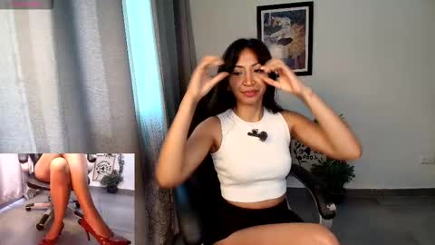 Snapshot of carolu_ chatting on 09-17-25, 12:40 Caro online show from 09-17-25, 12:40