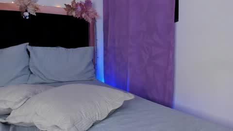 Snapshot of carorosse chatting on 01-04-25, 01:31 Caro online show from 01-04-25, 01:31