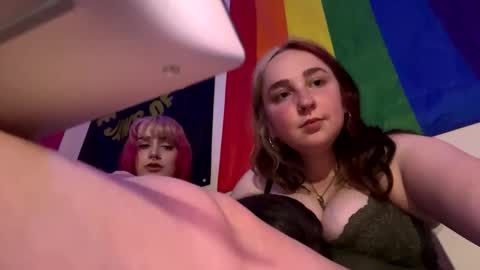 Snapshot of carpetmunchers chatting on 10-04-25, 01:14 carpetmunchers online show from 10-04-25, 01:14