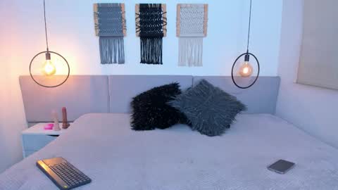 Carrie online show from 11-11-25, 01:44