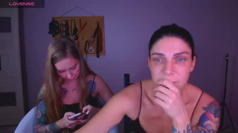 Carrie online show from 11-07-25, 07:25