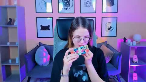 Snapshot of carrie_roses chatting on 10-22-25, 02:34 carrie_roses online show from 10-22-25, 02:34