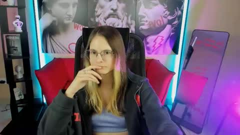 Snapshot of carrie_roses chatting on 10-27-25, 02:26 carrie_roses online show from 10-27-25, 02:26