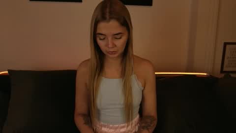 carriebradshawww online show from 10-24-25, 05:09