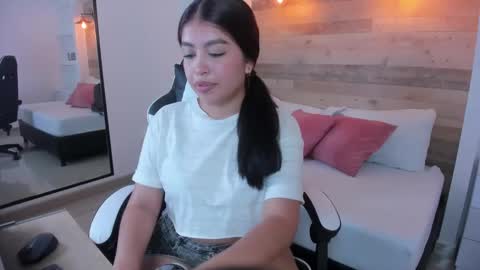 carriepink_ online show from 09-16-25, 12:17