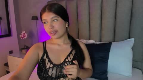 carriepink_ online show from 10-02-25, 11:50