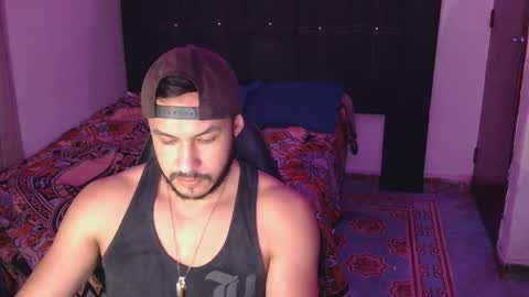      online show from 10-11-25, 04:33