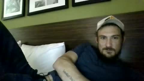 Snapshot of caseyjmcd22 chatting on 11-10-25, 01:43 okiedadd online show from 11-10-25, 01:43