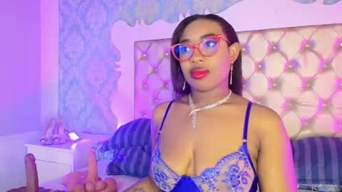 Snapshot of caseymoon chatting on 03-07-26, 12:35 Casey online show from 03-07-26, 12:35