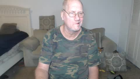 Snapshot of casinocam chatting on 02-14-25, 11:42 CasinoCam online show from 02-14-25, 11:42