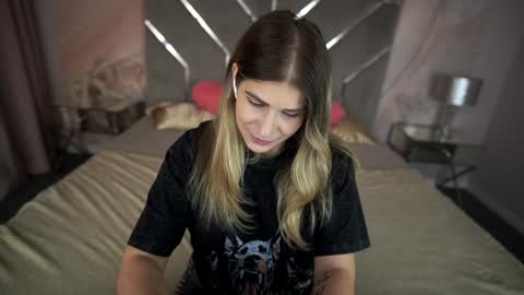 Lena online show from 02-05-25, 10:51