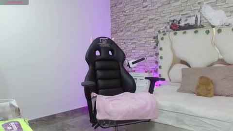 Snapshot of casse_tay chatting on 02-22-26, 03:07 casse_tay online show from 02-22-26, 03:07