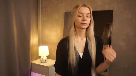 Cassie online show from 12-27-24, 03:15