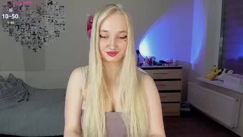 Snapshot of cassie_rosss chatting on 02-24-25, 11:30 Cassie Rosss online show from 02-24-25, 11:30