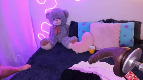 Snapshot of cassiebigass_ chatting on 10-08-25, 01:42 Bela igzaii9r online show from 10-08-25, 01:42