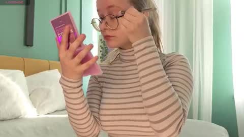 assie online show from 10-18-25, 12:28