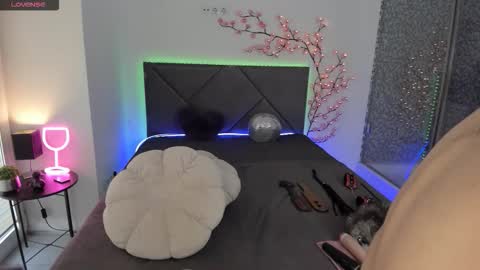 Cassie online show from 02-04-26, 06:52