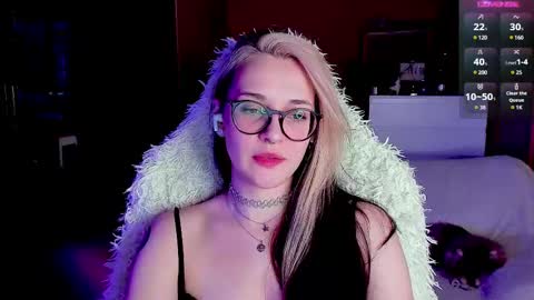 Ellie online show from 03-10-25, 04:28