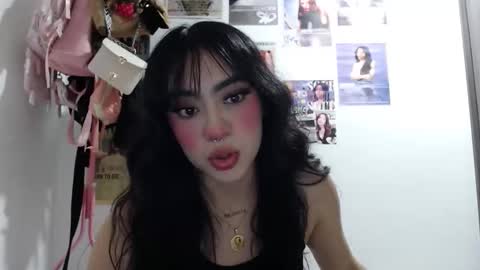 Snapshot of cat_mila_ chatting on 10-23-25, 06:02 Mila online show from 10-23-25, 06:02