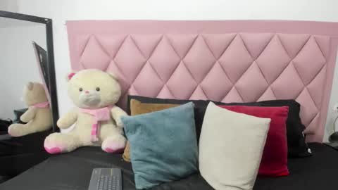 cata_gil1 online show from 10-24-25, 06:15