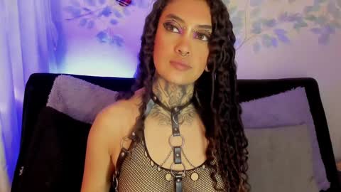 Cata green model independient online show from 12-19-24, 09:49