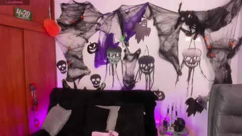 Cata green model independient online show from 10-14-25, 08:09