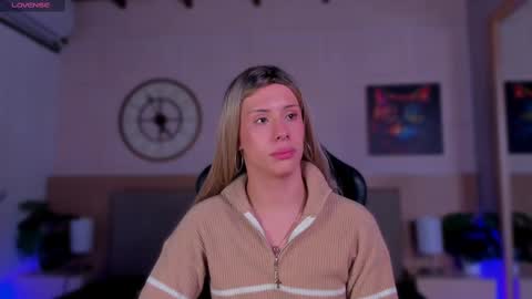 Snapshot of cata_johnss chatting on 10-15-25, 01:00 cata_johnss online show from 10-15-25, 01:00