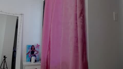 Snapshot of catalaia_stomm chatting on 01-18-25, 12:47 catalaia_stomm online show from 01-18-25, 12:47