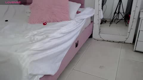 Snapshot of catalaia_stomm chatting on 02-07-25, 04:14 catalaia_stomm online show from 02-07-25, 04:14