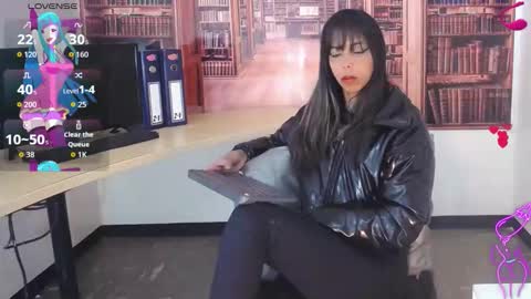 Queen Catalella online show from 11-21-25, 03:16