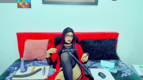 Snapshot of cataliinacastro chatting on 10-30-25, 07:58 catalina online show from 10-30-25, 07:58