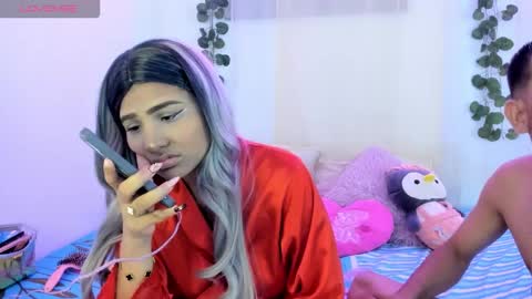 Cata y Roger online show from 10-25-25, 02:08