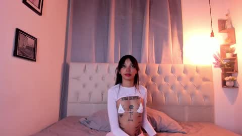 Snapshot of catalina_llanos chatting on 02-14-25, 01:40 Catalina 3 online show from 02-14-25, 01:40